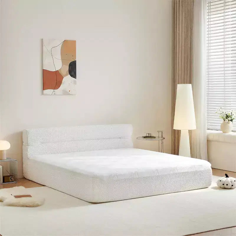 Cama contemporánea con colchón tapizado