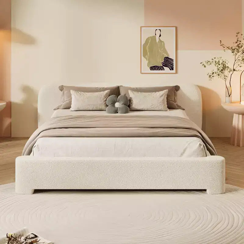 Elegante cama con plataforma y estructura tapizada en tejido bouclé, cabecero mullido, tamaño matrimonial, queen o king, blanca